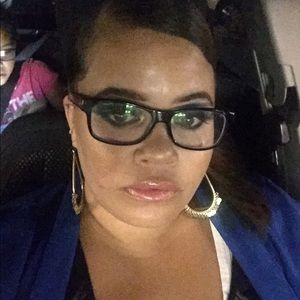 Meet your Posher, Iesha